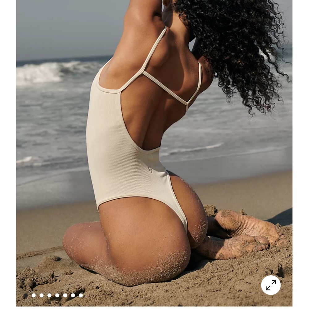 FP MOVEMENT- FP Movement x The Class Free Throw Bodysuit- XS size / off white